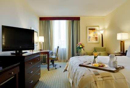 DoubleTree By Hilton Hotel & Executive Meeting Center Omaha-Downtown - Renee 3