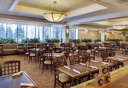 DoubleTree By Hilton Hotel & Executive Meeting Center Omaha-Downtown - Renee 26