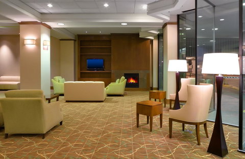 DoubleTree By Hilton Hotel & Executive Meeting Center Omaha-Downtown - Renee 18
