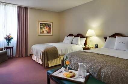 DoubleTree By Hilton Hotel & Executive Meeting Center Omaha-Downtown - Renee 15