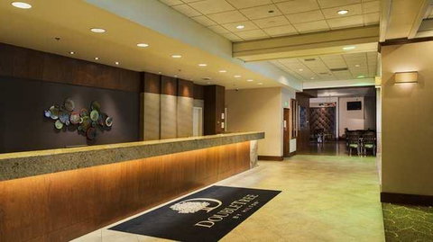 DoubleTree By Hilton Hotel & Executive Meeting Center Omaha-Downtown - Renee 34