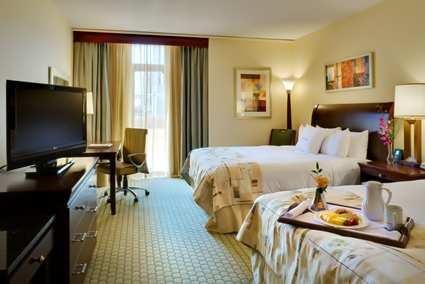 DoubleTree By Hilton Hotel & Executive Meeting Center Omaha-Downtown - Renee 17