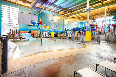 Ramada Plaza By Wyndham Omaha - Renee 35