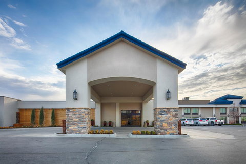 Ramada Plaza By Wyndham Omaha - Renee 4