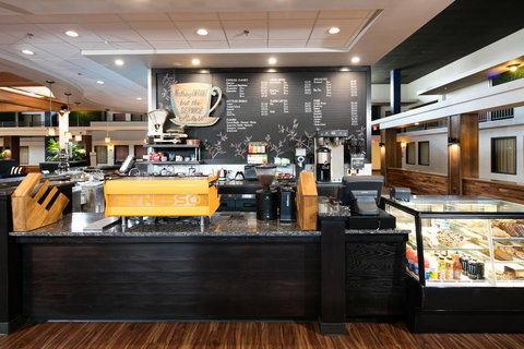 Ramada Plaza By Wyndham Omaha - Renee 40