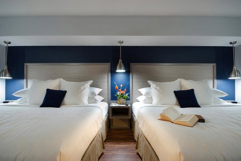 Ramada Plaza By Wyndham Omaha - Renee 12