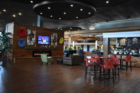 Ramada Plaza By Wyndham Omaha - Renee 0