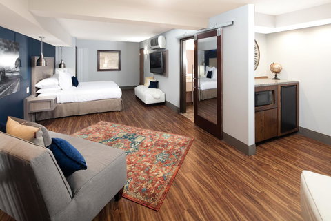 Ramada Plaza By Wyndham Omaha - Renee 20