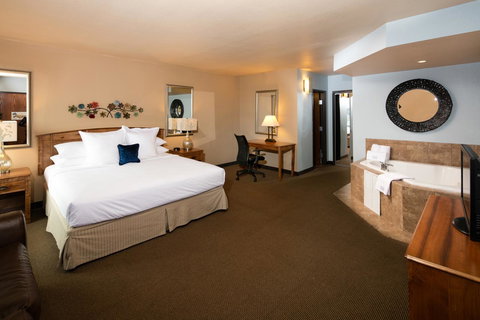 Ramada Plaza By Wyndham Omaha - Renee 16