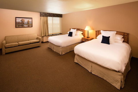 Ramada Plaza By Wyndham Omaha - Renee 26