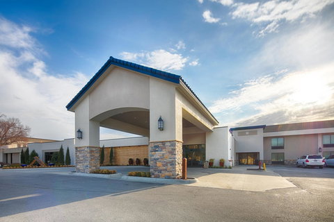 Ramada Plaza By Wyndham Omaha - Renee 3