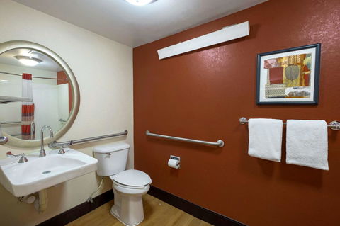 Red Roof Inn Salem - Internet Find 9