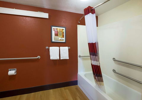 Red Roof Inn Salem - Internet Find 10