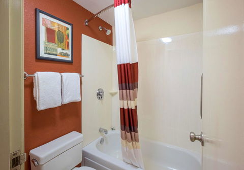 Red Roof Inn Salem - Internet Find 6