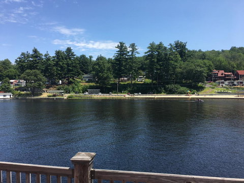 Waterfront Condo On Winnipesaukee With A 30ft Dock - Internet Find 6