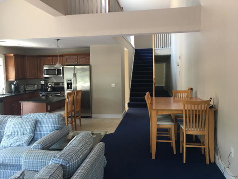 Waterfront Condo On Winnipesaukee With A 30ft Dock - Internet Find 18