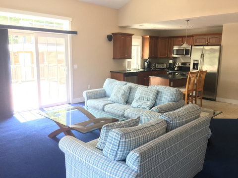 Waterfront Condo On Winnipesaukee With A 30ft Dock - Internet Find 26