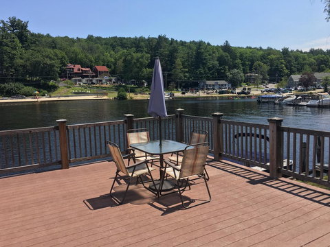 Waterfront Condo On Winnipesaukee With A 30ft Dock - Internet Find 9