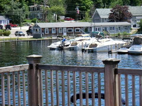 Waterfront Condo On Winnipesaukee With A 30ft Dock - Internet Find 24