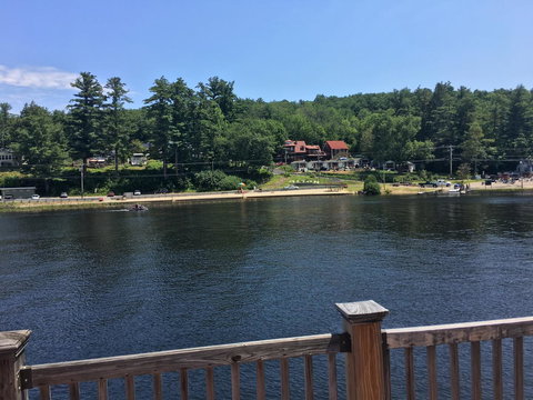 Waterfront Condo On Winnipesaukee With A 30ft Dock - Internet Find 8