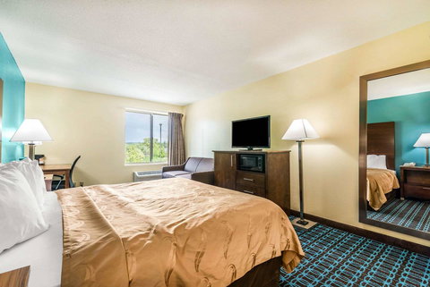 Quality Inn Loudon/Concord - Renee 7