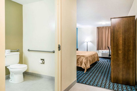 Quality Inn Loudon/Concord - Renee 13