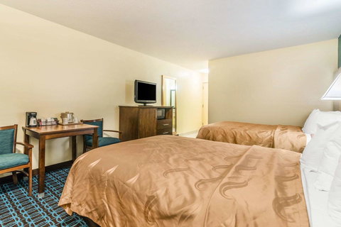 Quality Inn Loudon/Concord - Renee 14