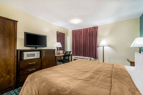 Quality Inn Loudon/Concord - Renee 12