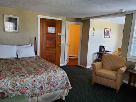 Windrifter Resort - Renee 24