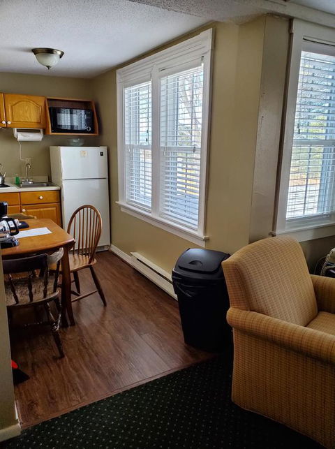 Windrifter Resort - Renee 10