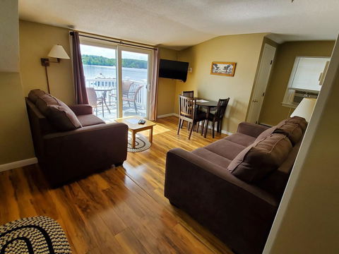 Windrifter Resort - Renee 1
