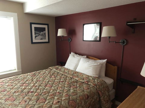Windrifter Resort - Renee 17