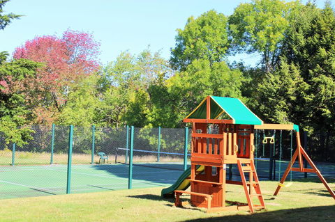 Windrifter Resort - Renee 21
