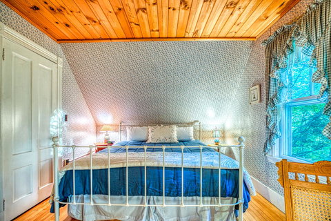 Bartlett Loop Retreat - Renee 10