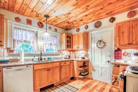 Bartlett Loop Retreat - Renee 4