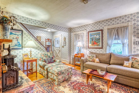 Bartlett Loop Retreat - Renee 2