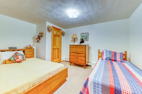 2D Village At North Conway - Renee 15