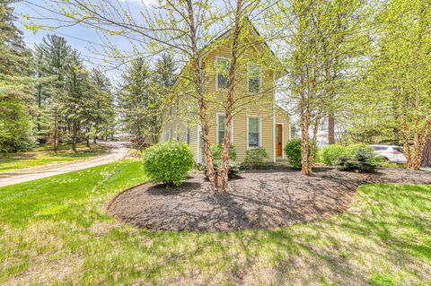 West Main Street Farmhouse - Renee 23