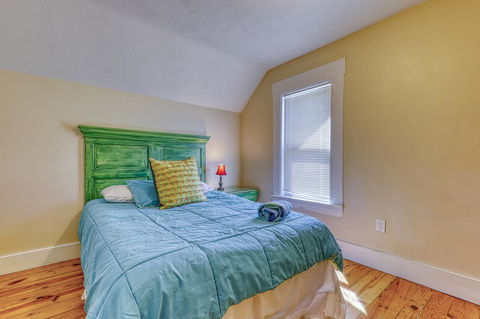 West Main Street Farmhouse - Renee 19