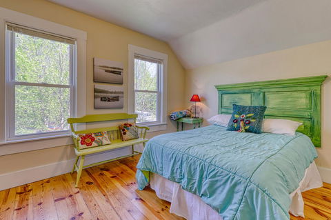 West Main Street Farmhouse - Renee 16