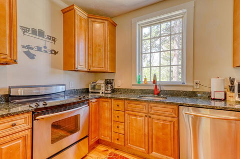 West Main Street Farmhouse - Renee 6