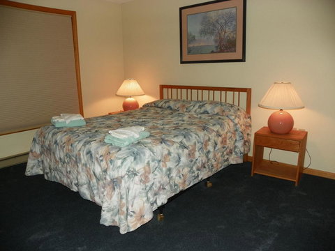 Deer Park 246, North Woodstock - Renee 8