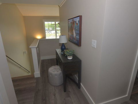 Beautiful Downtown Wolfeboro Apartment - Renee 13