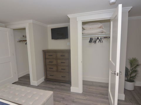 Beautiful Downtown Wolfeboro Apartment - Renee 12