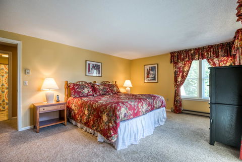 38 Kandahar Lane - Renee 14