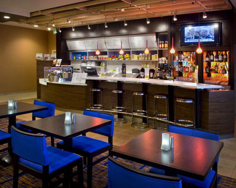 Courtyard By Marriott Newark Downtown - Renee 8