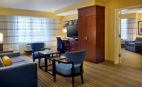 Courtyard By Marriott Newark Downtown - Renee 19