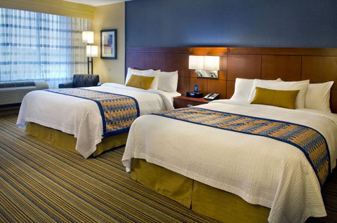 Courtyard By Marriott Newark Downtown - Renee 17