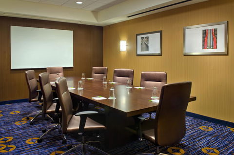 Courtyard By Marriott Newark Downtown - Renee 22