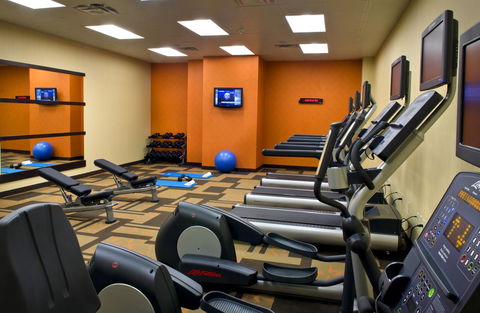 Courtyard By Marriott Newark Downtown - Renee 23